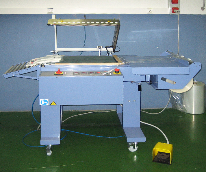 semi-automatic folded bagging machine